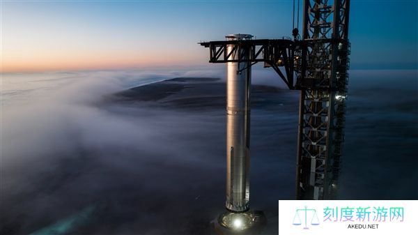 SpaceX星舰准备第8次试飞 超重型助推器已移至发射台
